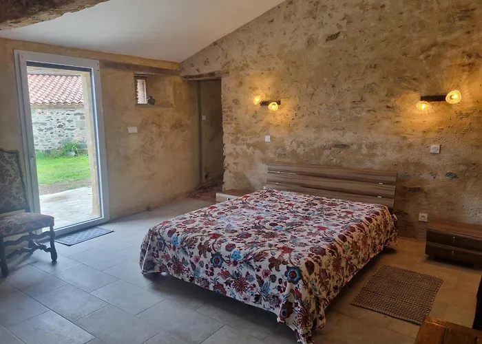 D'hotes-gite- Grange Atypique * Le Boupère